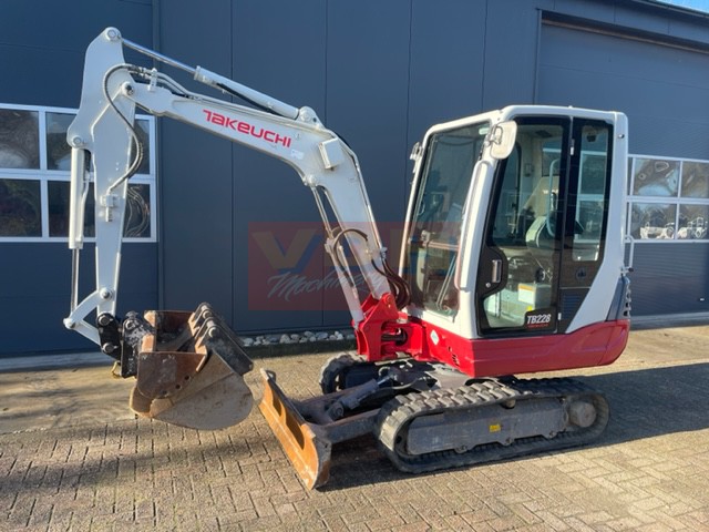 TAKEUCHI TB228