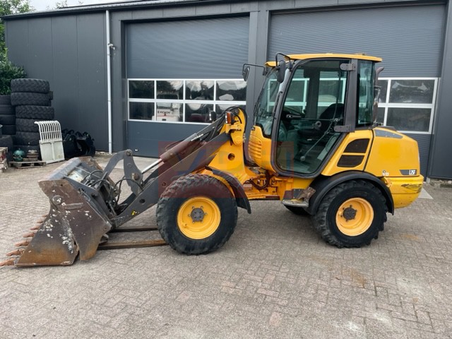 VOLVO L25F