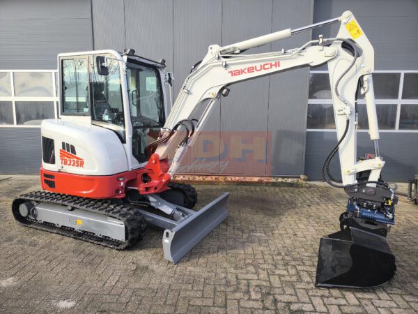 TAKEUCHI TB335R