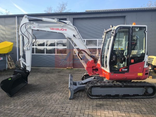 TAKEUCHI TB260